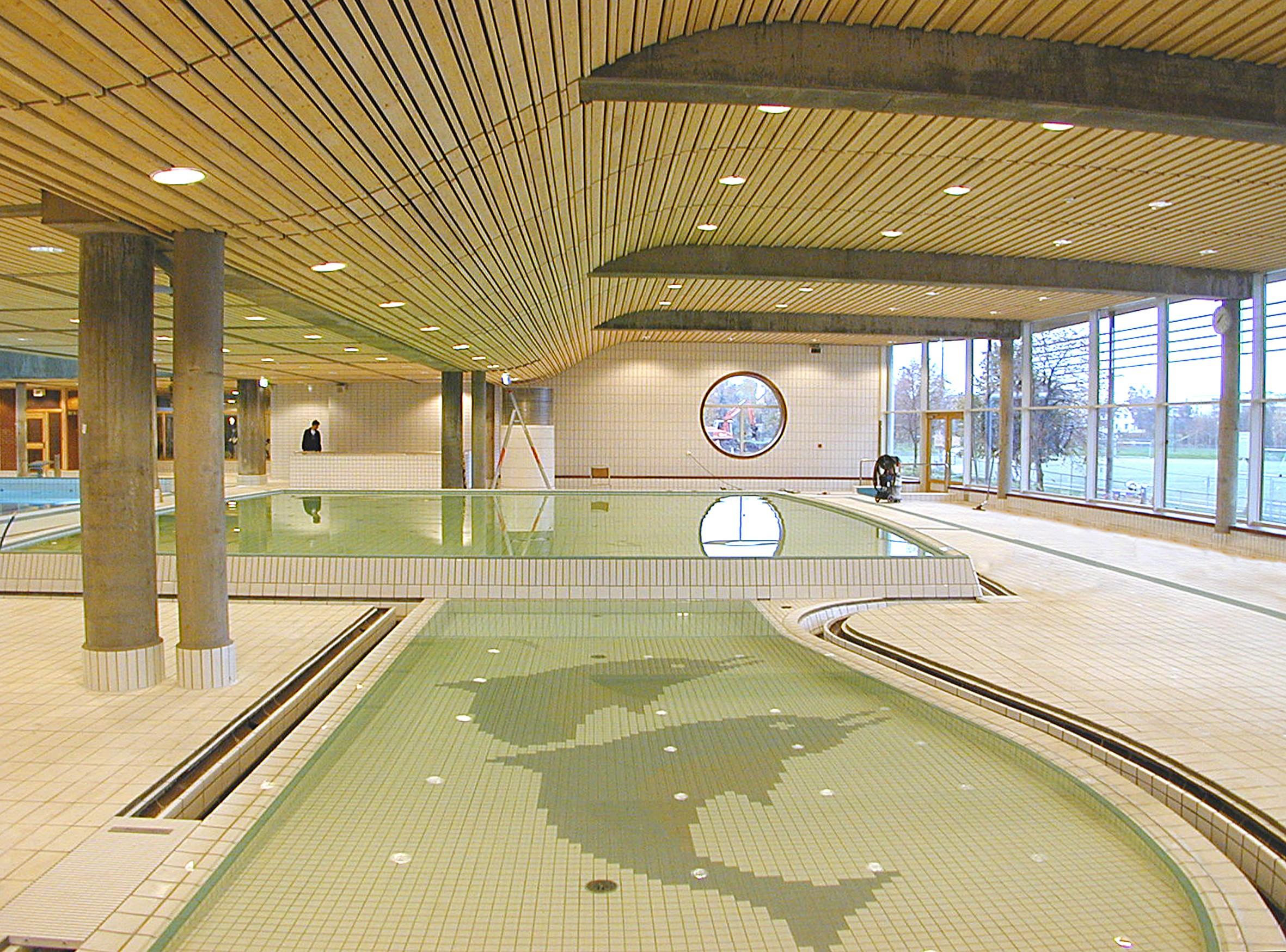 Basseng SLIPTE BETONGGULV VANNTETTING AV BETONG